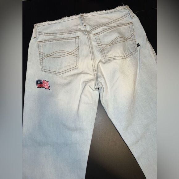 Abercrombie & Fitch Light Wash Cropped jeans W/ Patches Size 6 EUC - Picture 5 of 14
